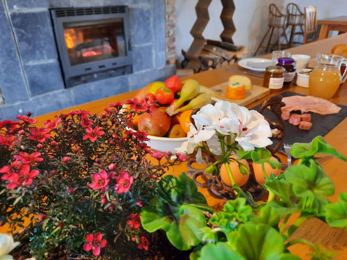 デュルビュイ Aux Saveurs D'Enneille Bed & Breakfast エクステリア 写真