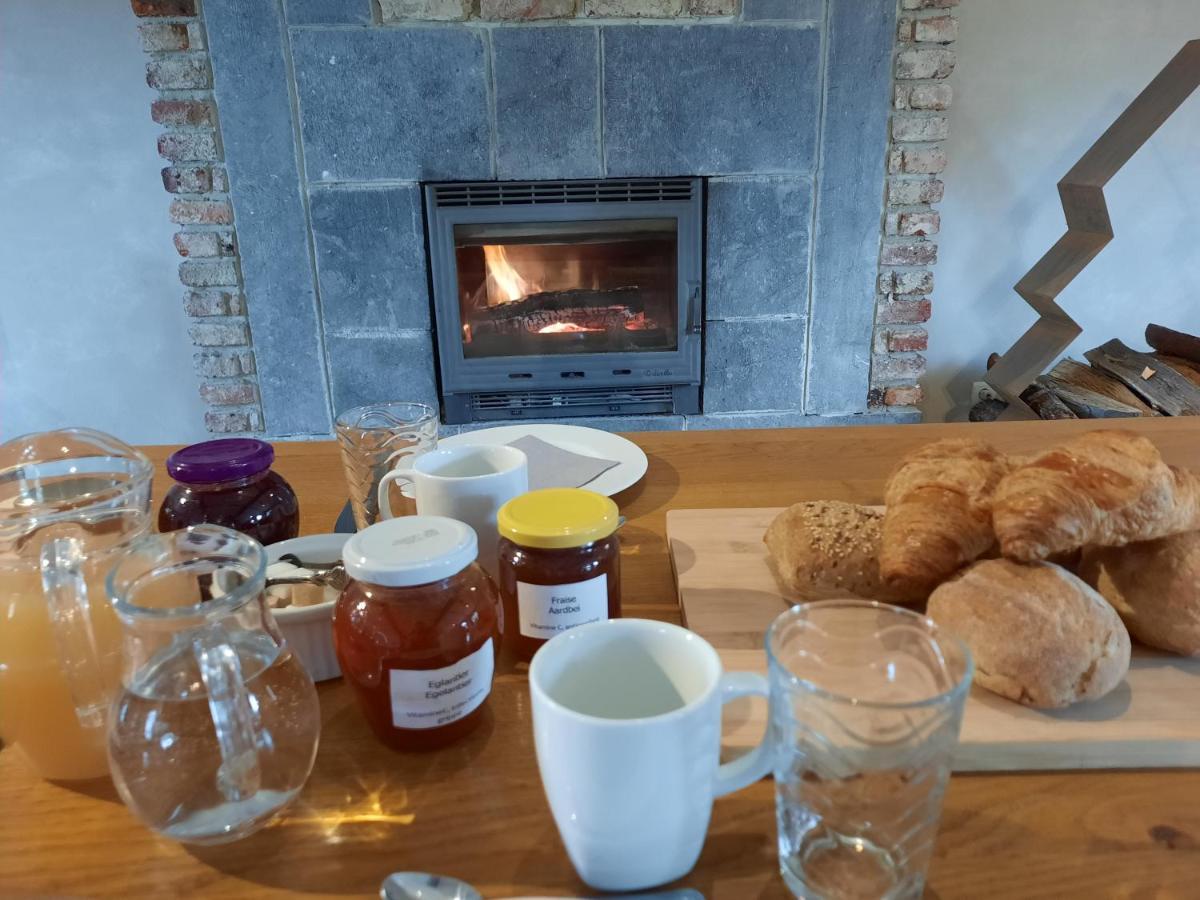 デュルビュイ Aux Saveurs D'Enneille Bed & Breakfast エクステリア 写真